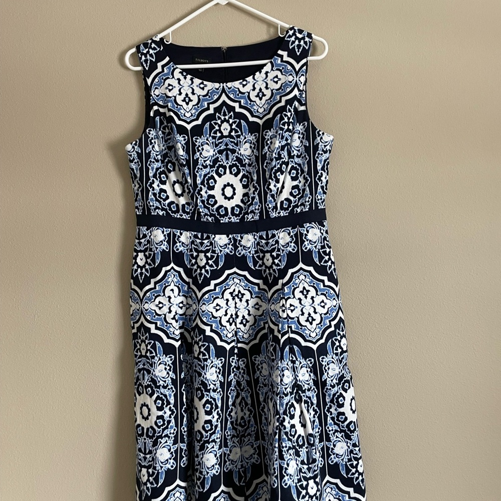 Black and White Patterned Sleeveless Dress
